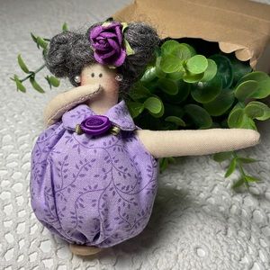 NEW! Granny handcrafted pin cushion